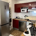 Daire Bois De Marie - Avec Garage Et Wifi, Proche Du Centre De Mae-8724 *